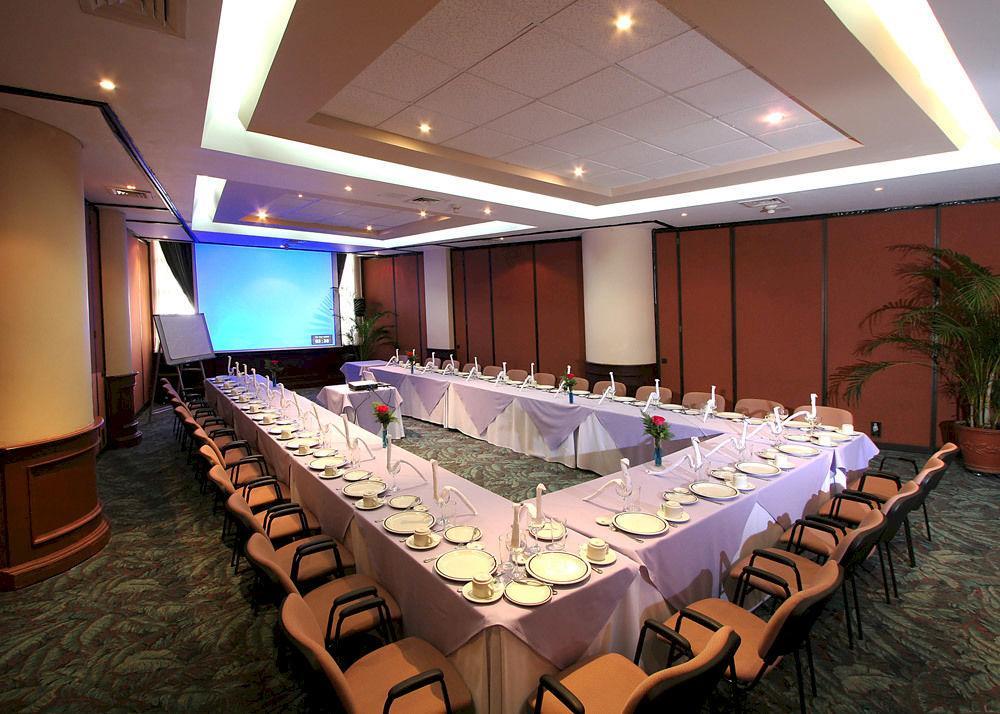 Hotel Dann Carlton Cali Restaurant bilde